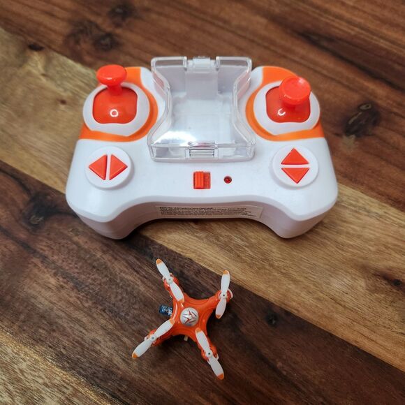 Skeye Pico Drone Quadcopter needs charger - Picture 1 of 5